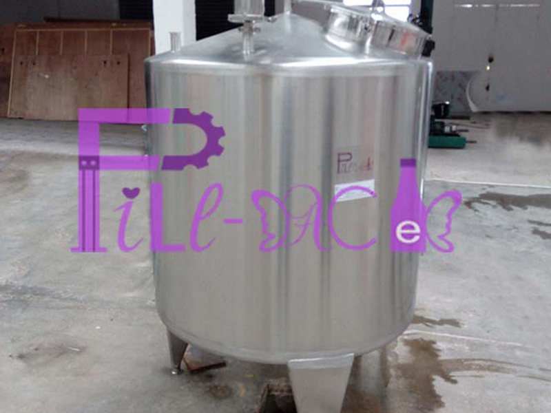Aseptic water tank for sanitation of water keep