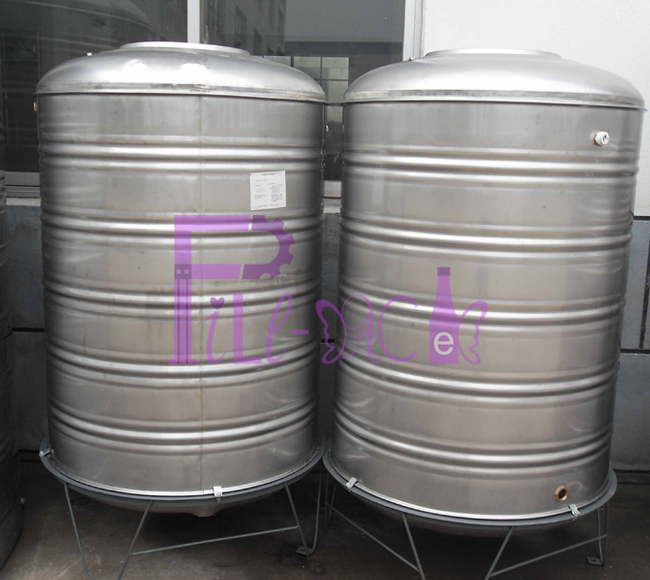 Water storage tank with sus304 steel housing